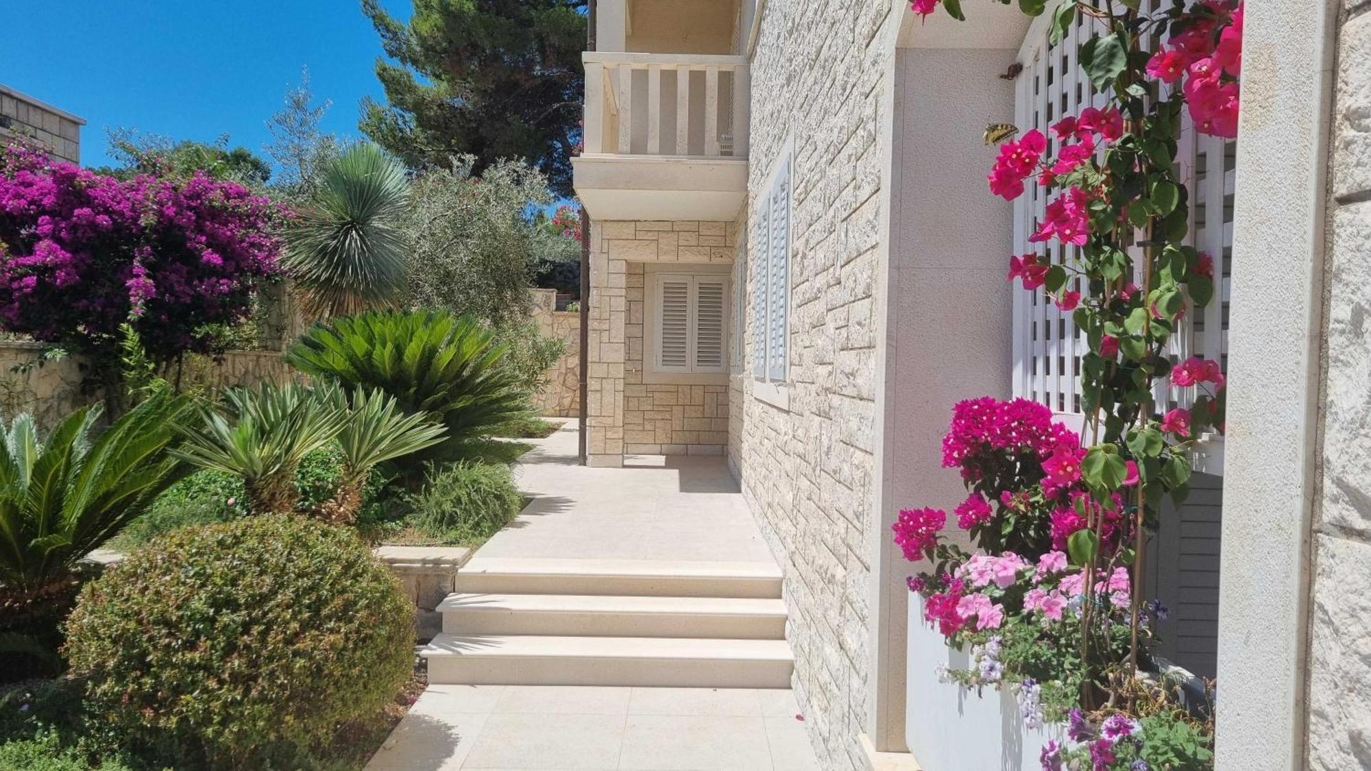 Apartments Villa Olea Lumbarda Kültér fotó